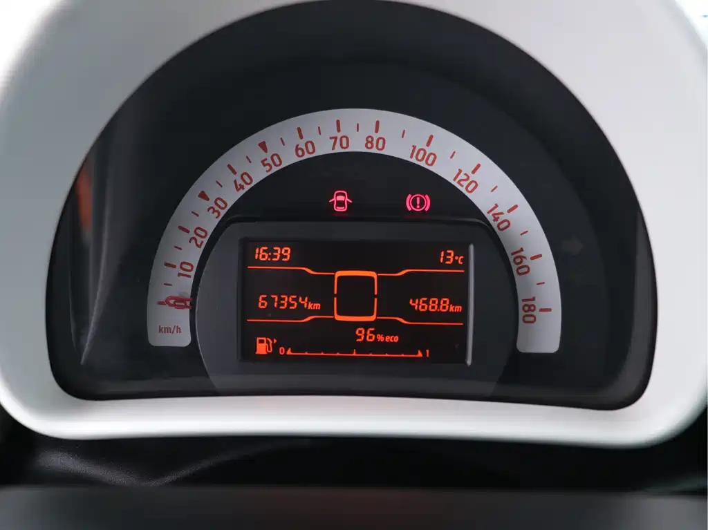 smart Fortwo 2018 — фото 13