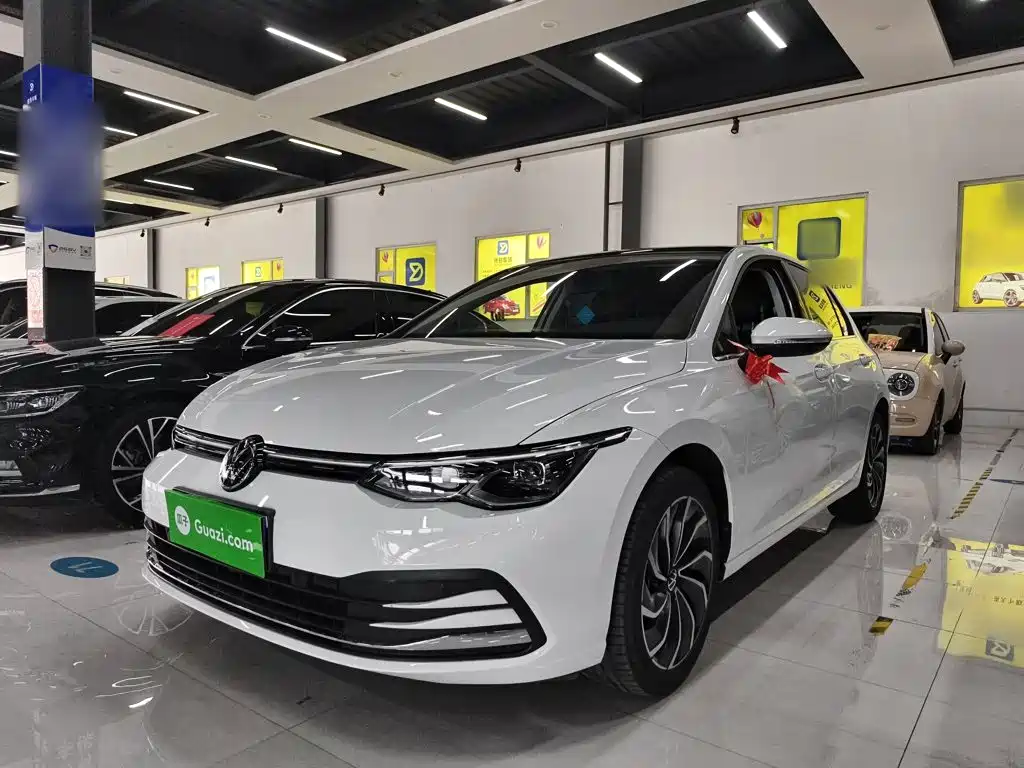 Volkswagen Golf 2024