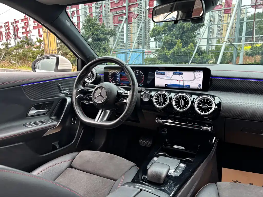 Mercedes-Benz A-Class 2023 — фото 6