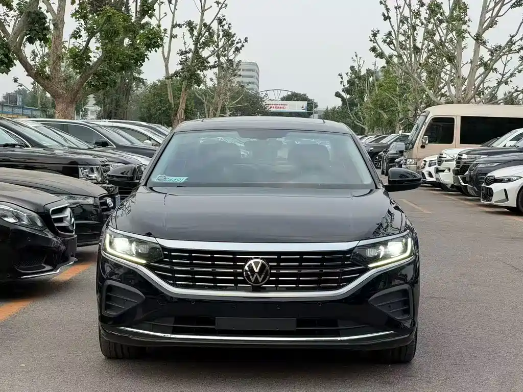 Volkswagen Passat 2024