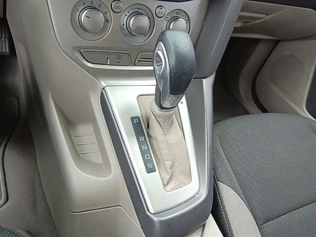 Ford Focus 2015 — фото 14