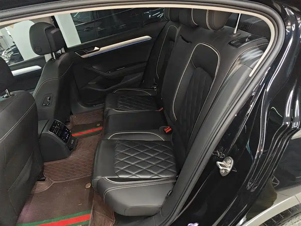 Volkswagen Magotan GTE PHEV 2023 — фото 17