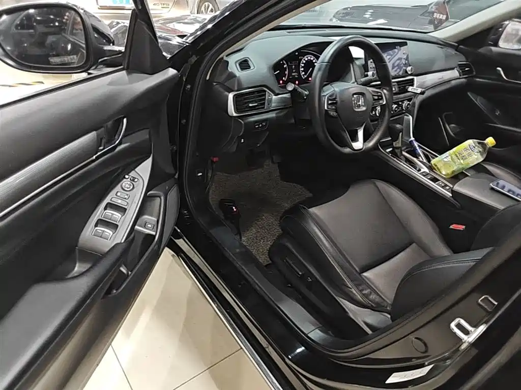 Honda Accord 2020 — фото 16
