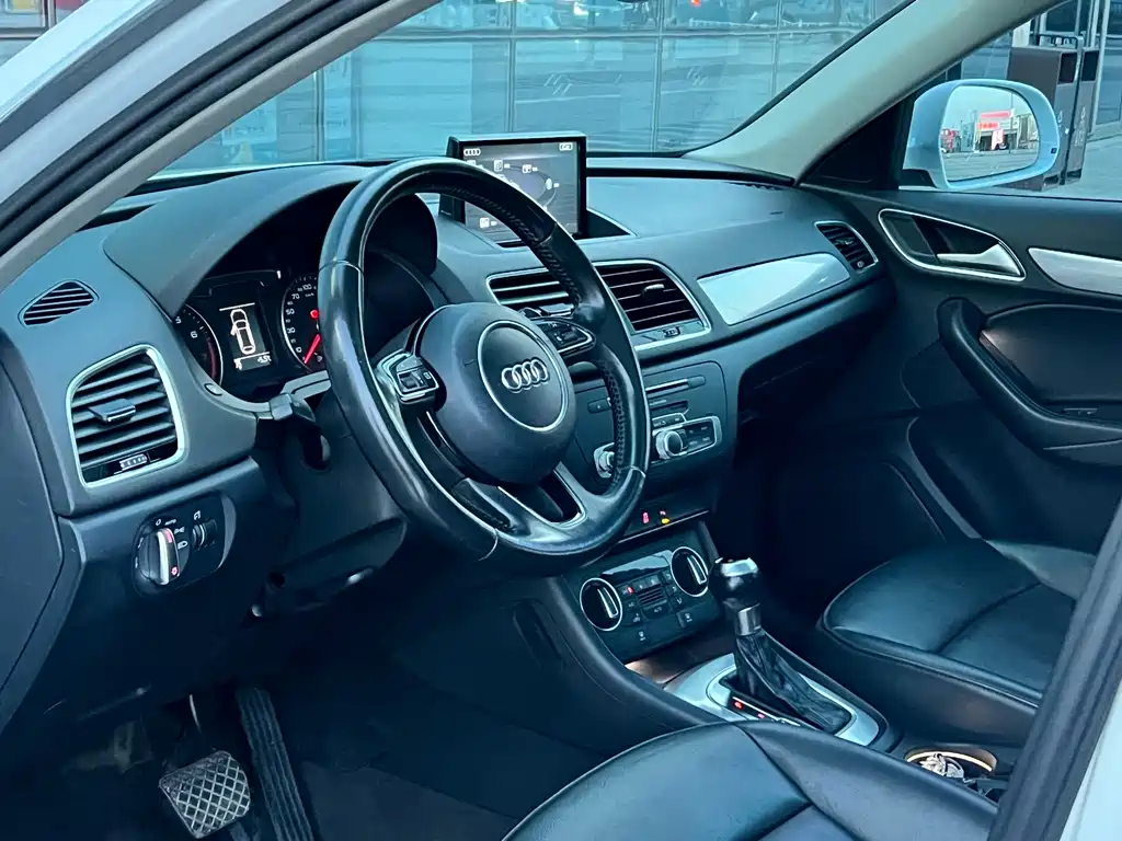Audi Q3 2016 — фото 8