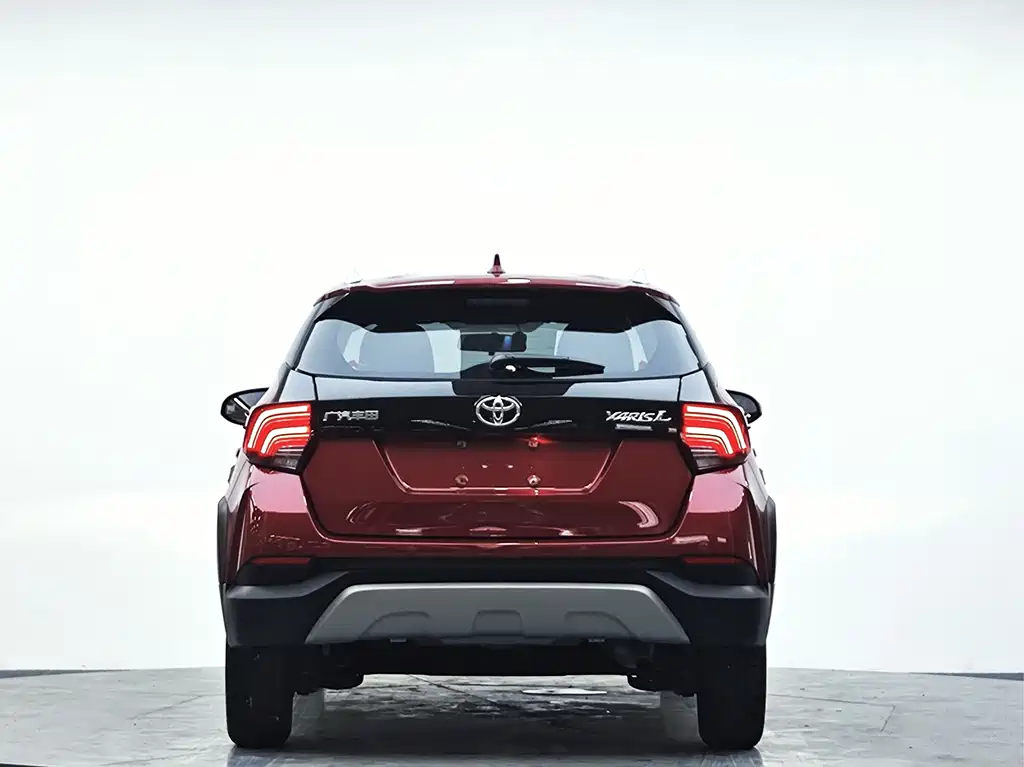 Toyota Yaris L 2023 — фото 18