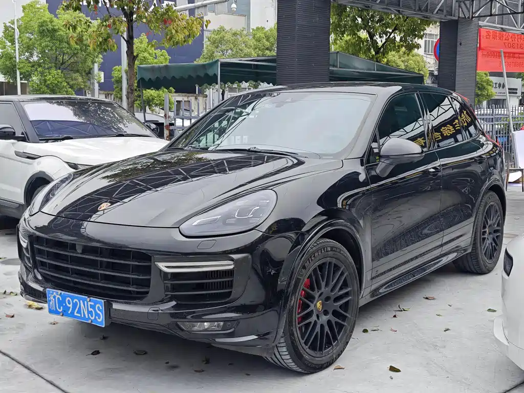 Porsche Cayenne 2018 — фото 1
