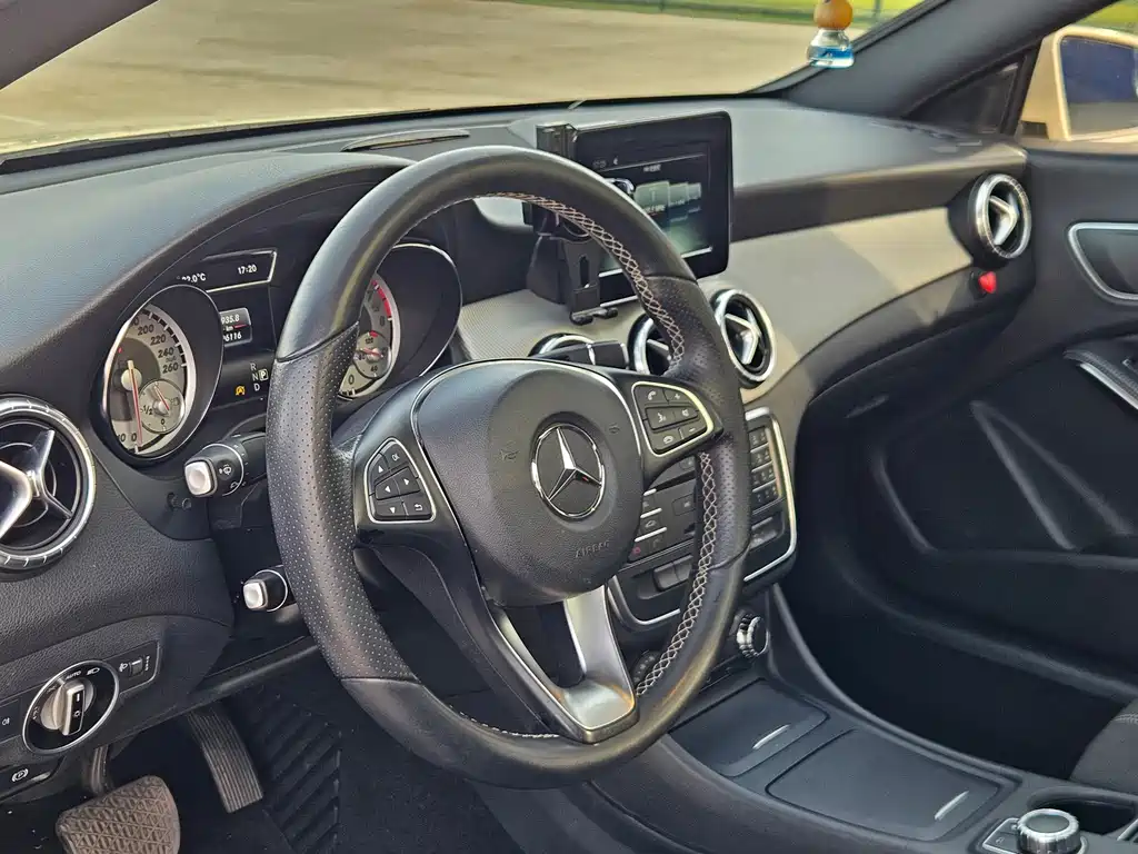 Mercedes-Benz CLA 2016 — фото 9