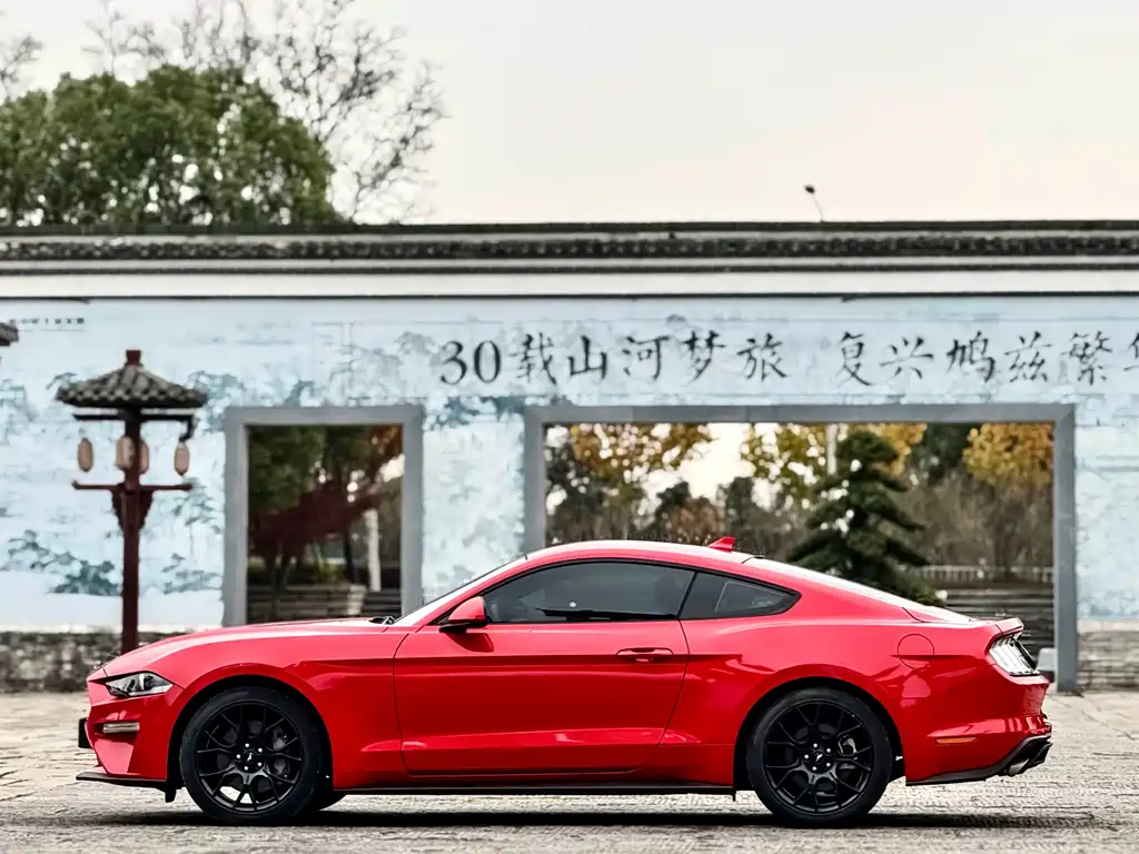 Ford Mustang 2021 — фото 7