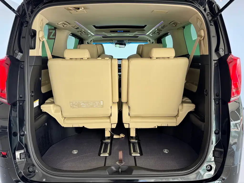 Toyota Alphard 2020 — фото 10