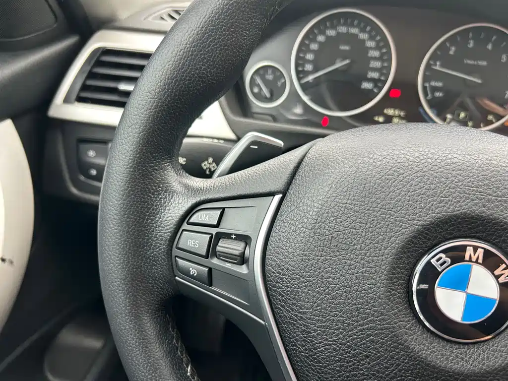 BMW 3 Series 2015 — фото 30