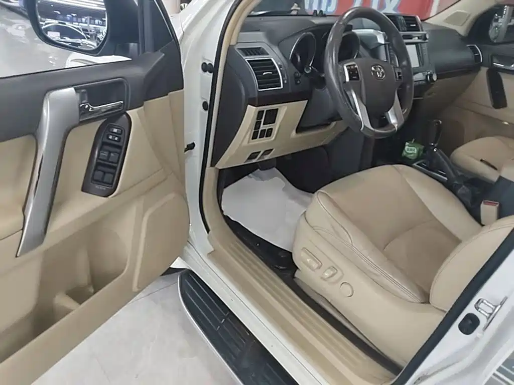 Toyota Prado 2017 — фото 16