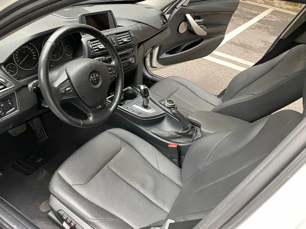 BMW 3 Series 2015 — фото 11