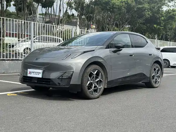 Lynk & Co Z20 2024