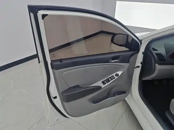 Hyundai Accent 2014