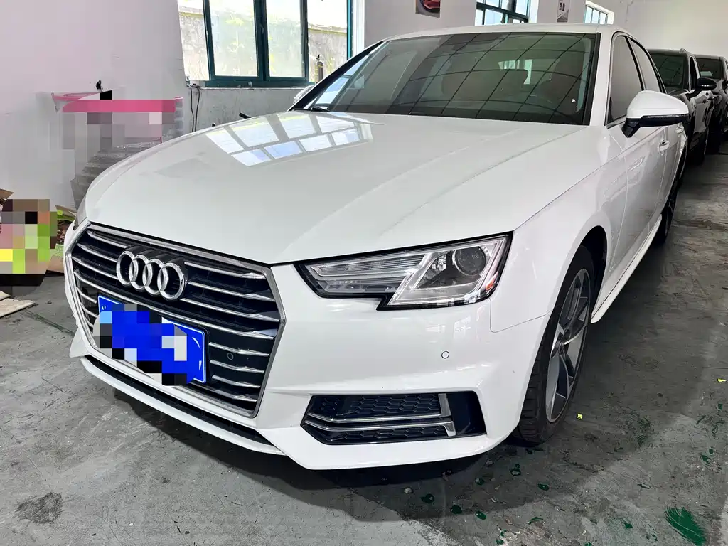 Audi A4L 2019