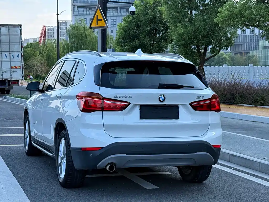 BMW X1 2017 — фото 13