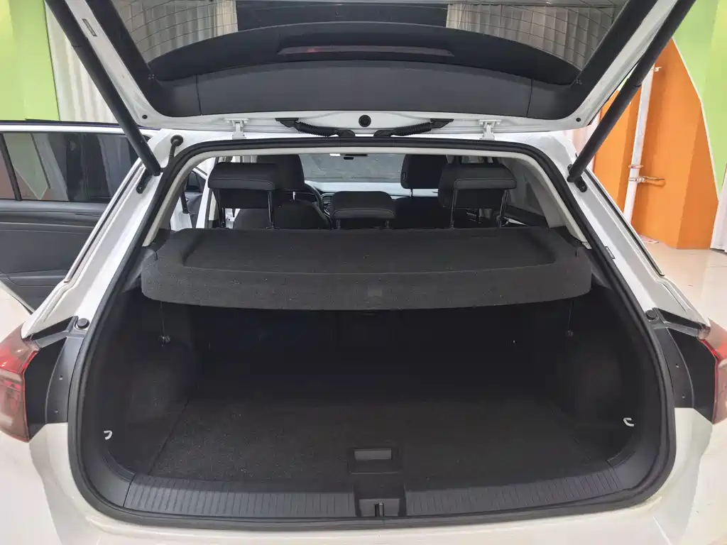 Volkswagen T-Roc 2022 — фото 11
