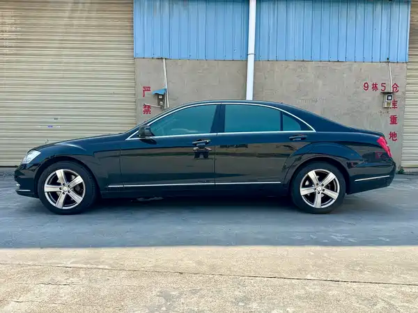 Mercedes-Benz S-Class 2010