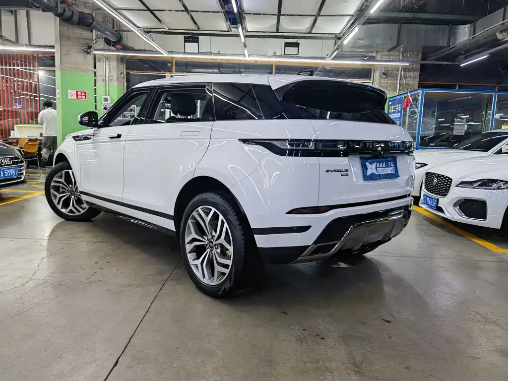 Land Rover Evoque 2023 — фото 4