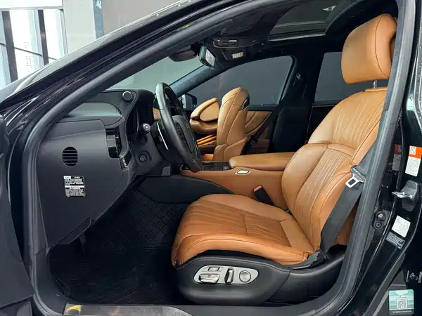 Lexus LS 2021