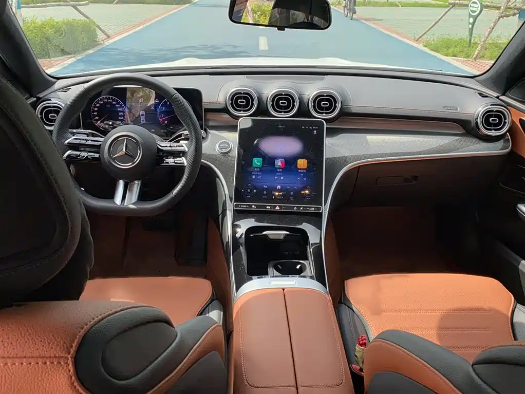 Mercedes-Benz C-Class 2025 — фото 11
