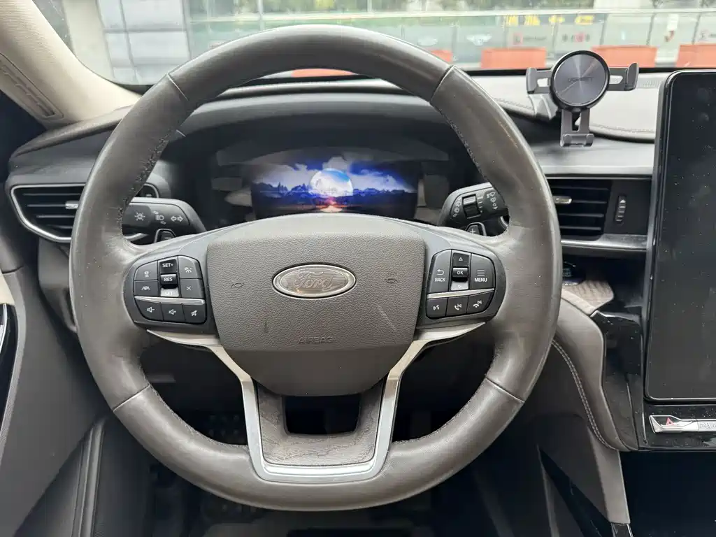 Ford Explorer 2020 — фото 10