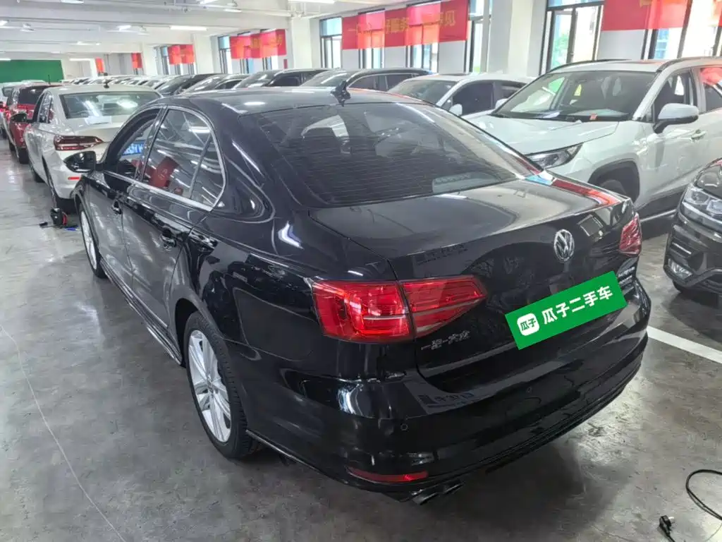 Volkswagen Sagitar 2019