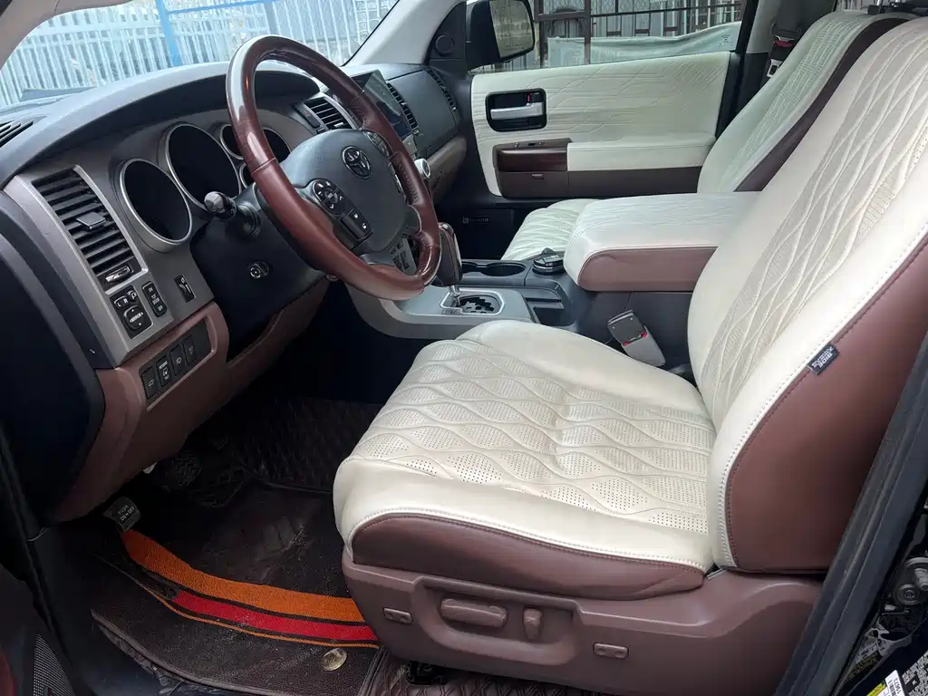 Toyota Sequoia 2013