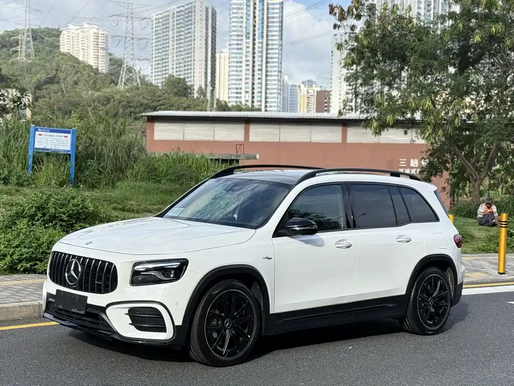 Mercedes-Benz GLB AMG 2024 — фото 1