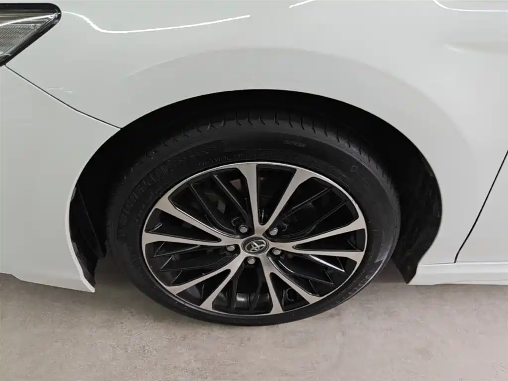Toyota Camry 2018 — фото 23