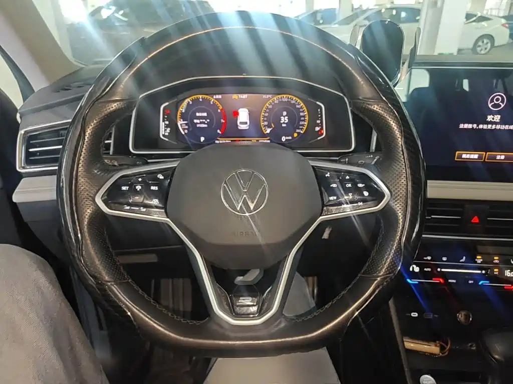 Volkswagen Tiguan L 2023 — фото 11