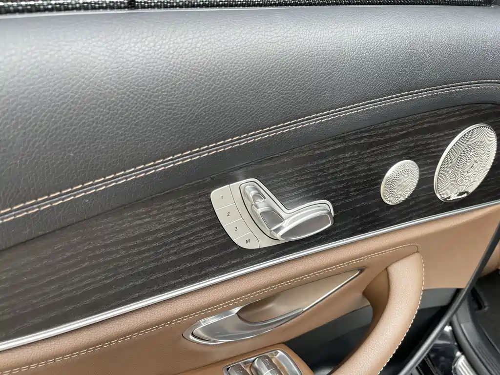 Mercedes-Benz E-Class 2022 — фото 9