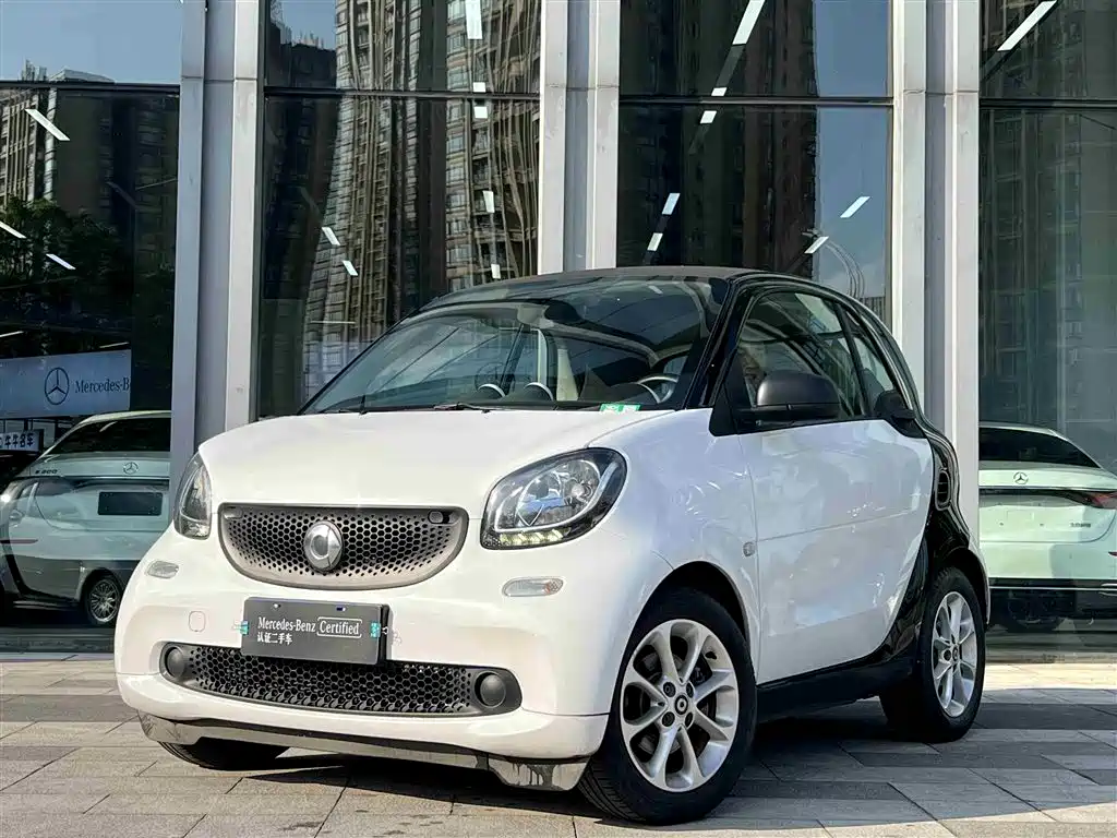 smart Fortwo 2017 — фото 1