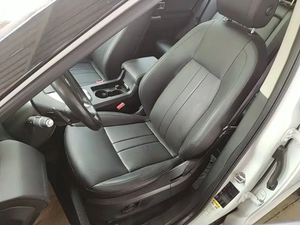 Land Rover Discovery Sport 2018 — фото 15