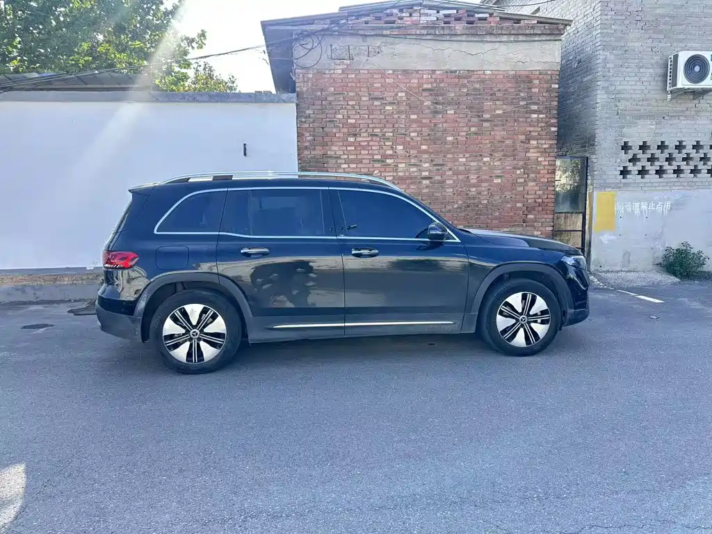 Mercedes-Benz EQB 2022