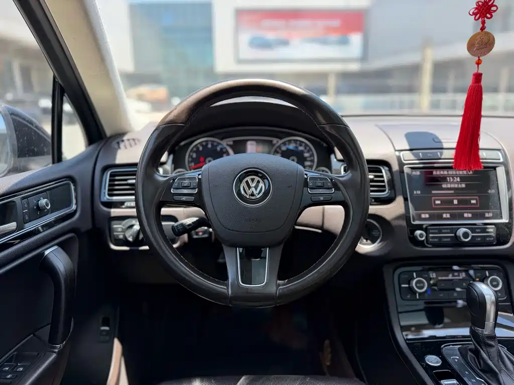 Volkswagen Touareg 2018 — фото 12