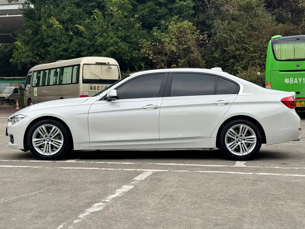 BMW 3 Series 2017 — фото 5