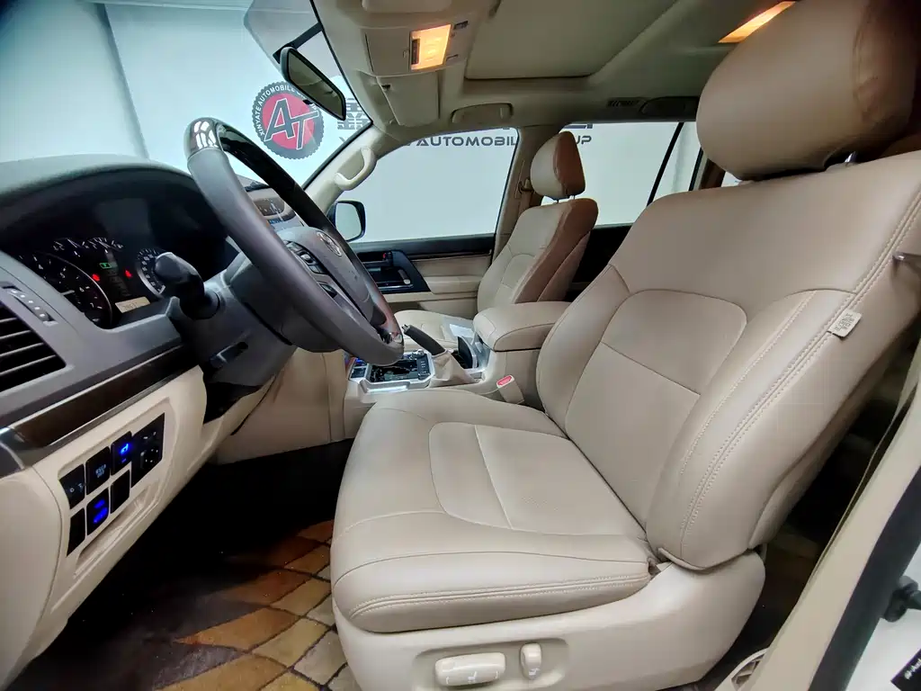 Toyota Land Cruiser 2020 — фото 18