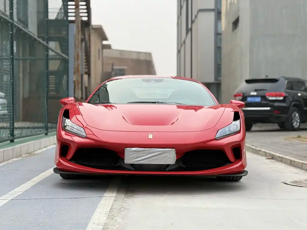 Ferrari F8 2019 — фото 2