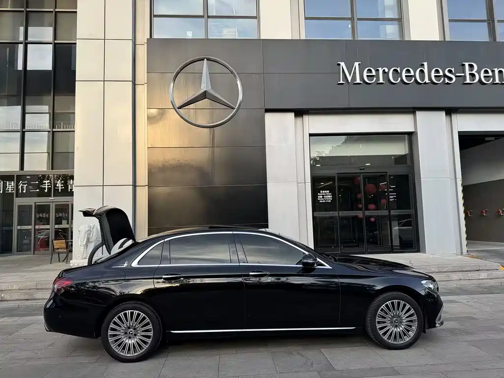 Mercedes-Benz E-Class 2022 — фото 24