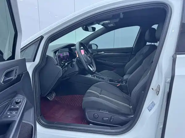 Volkswagen Golf 2022