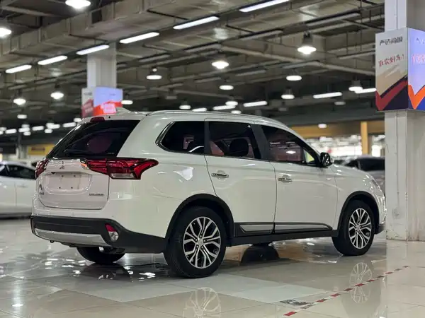 Mitsubishi Outlander 2017