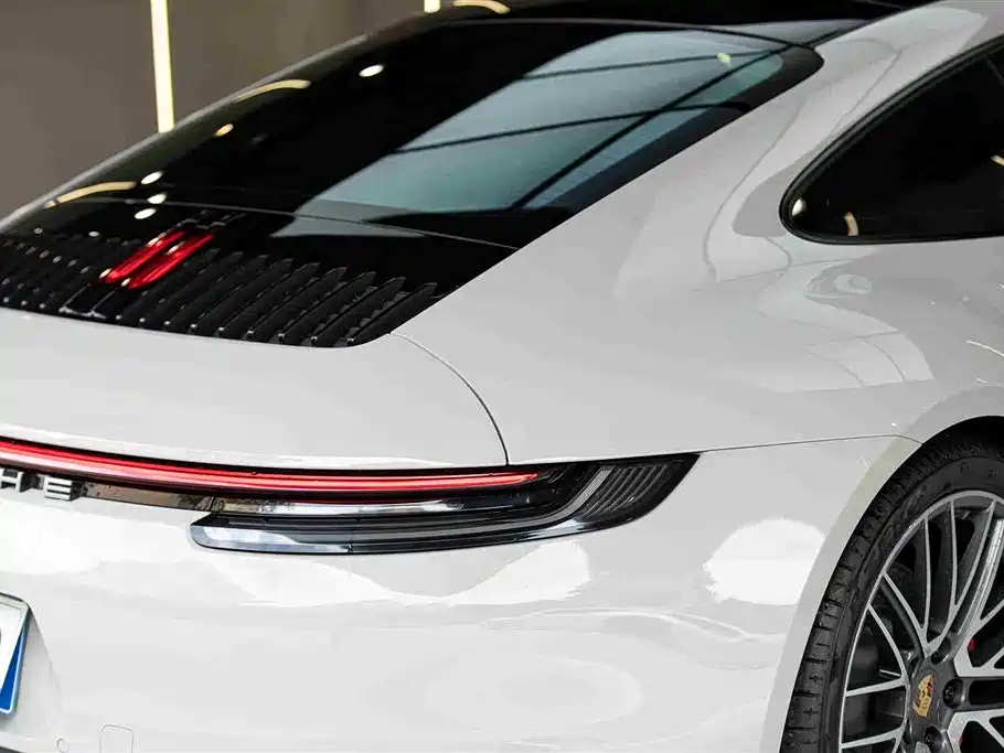 Porsche 911 2021 — фото 8