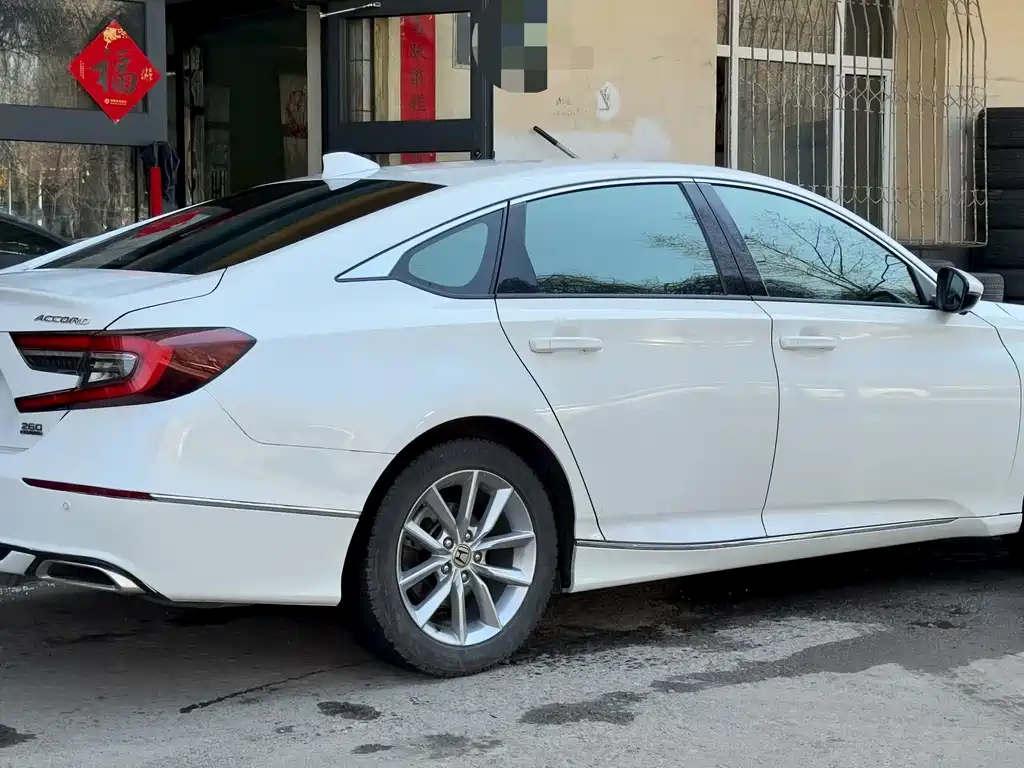 Honda Accord 2022 — фото 9