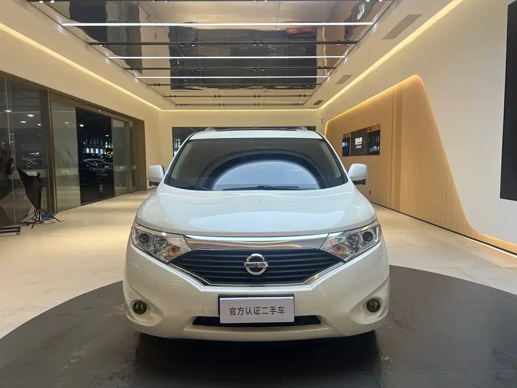 Nissan Quest 2016 — фото 2