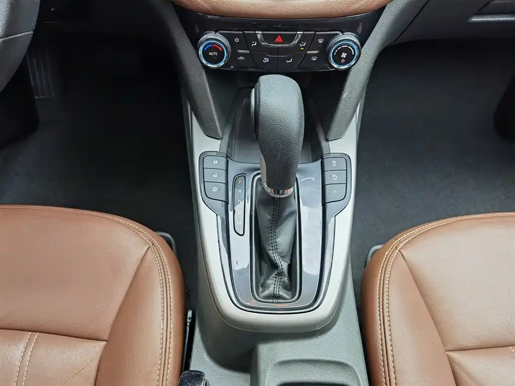 Chevrolet Malibu 2016 — фото 13