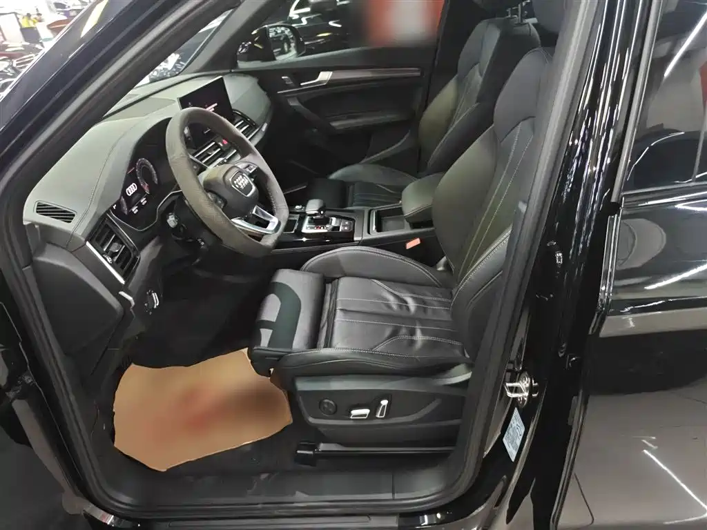 Audi Q5L 2023 — фото 15