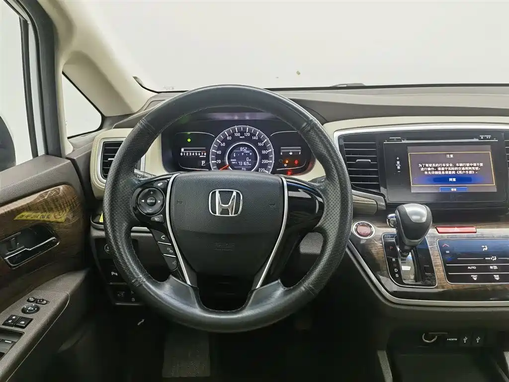 Honda Odyssey 2018 — фото 11