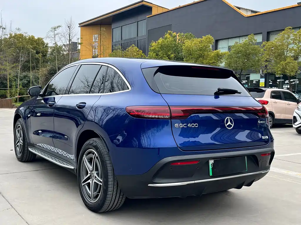 Mercedes-Benz EQC 2022 — фото 10
