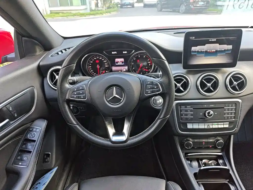Mercedes-Benz CLA 2018 — фото 11